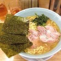 「ラーメン（中盛）＋ご飯の」@横浜家系らーめん 秀吉家の写真