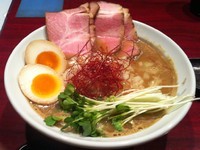 「極灰汁中華＋肉まし＋漬玉＋薬味増し」@灰汁中華 丿貫の写真