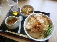 「特製まぜそば大盛＋チャーシュー丼」@つけめんTETSU ららぽーと豊洲マリーナキッチン店の写真