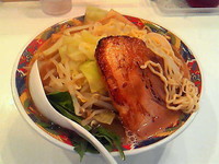 「旭川醤油らーめん￥480＋もやきゃべ￥100」@北海道らーめん 壱源 西大友店の写真