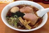 「醤油ラーメン中盛+味玉（650円+100円+100円）」@尾道ラーメン 正ちゃんの写真