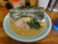 「ラーメン中盛　750円　麺硬め」@横浜家系ラーメン上々家の写真