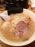 「野方ホープラーメン720+半熟煮玉子100」@野方ホープ 吉祥寺店の写真