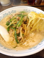 「〖今月の限定〗豚肉とピーマンの味噌らーめん(大盛)880円」@味噌らーめんと中華 てつまるの写真