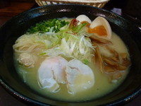 「味玉入り濃厚鶏白湯そば」@麺屋壱の介の写真