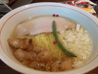 「牛骨らぁめん塩」@麺屋じもとの写真