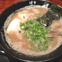 「ラーメン¥600+替玉¥100」@博多一双 博多駅東本店の写真