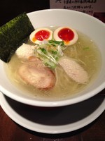 「味玉塩ラーメン」@鶏喰～TRICK～の写真