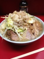 「小豚（ニンニクアブラ）」@ラーメン二郎 中山駅前店の写真