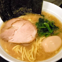 「らーめん並(麺硬め)￥650＋八七三盛(ランチサービス)」@八七三家の写真