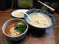 「バスさんの～と呪文を唱える裏メニュー　トマト焼きチーズつけ麺」@ラーメンアキラの写真