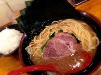 「らーめん並盛＋海苔3枚」@濃厚豚骨醤油ラーメン 太龍軒 田町店の写真