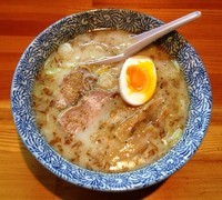 「魚塩らーめん（細麺）700円」@寺子屋 上尾店の写真