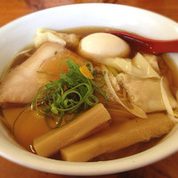 「にぼっちゃんわんたん 味玉」@飯田商店 湯河原本店の写真