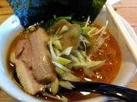 「すっぱくて辛い塩ラーメン700円」@梨の花の写真