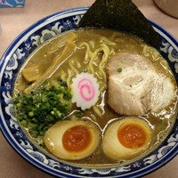 「濃厚にぼしそば（大）＋煮卵」@こだわり麺工房 たごの写真