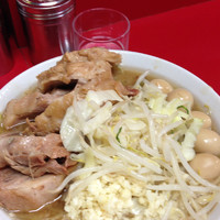 「小豚＋うずらの卵」@ラーメン二郎 西台駅前店の写真