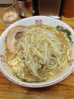 「小ラーメン」@ラーメン神豚 横須賀中央店の写真