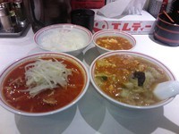 「半ラーメンセット（北極，蒙古タンメン），定食」@蒙古タンメン 中本 目黒店の写真