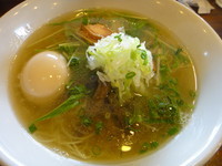 「鶏清湯味玉塩らあめん・極細麺」@なかじゅう亭 高崎上豊岡店の写真
