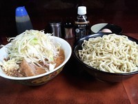 「つけ麺+ぶた小ラーメン+生卵+ヤサイ ニンニク」@ラーメン二郎 めじろ台法政大学前店の写真