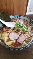 「手打ちワンタン麺大盛り」@手打ち中華そば 凌駕の写真