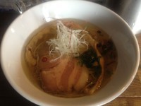 「塩らーめん・並（680円）」@新宿 モモンガの写真