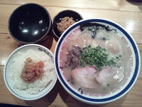 「らーめん(バリカタ)＋味付玉子＋赤オニ＋韓国風明太ごはん」@博多長浜らーめん 田中商店の写真