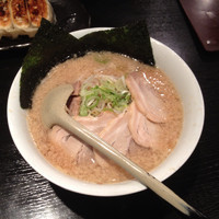 「とんこつしょうゆ（650円）＋チャーシュー（320円）」@がむしゃらの写真