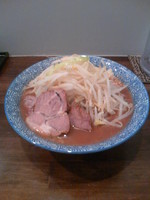 「ラーメン（ヤサイ・ニンニク）７００円」@ラーメンJAPAN 川口本店の写真