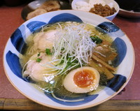 「上とりそば+ちゃーしゅー」@らーめん天神下 大喜の写真