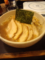 「魚介醤油チャーシュー麺大盛り1000円＋味玉サービス」@日の出らーめん 横浜桜木町本店の写真