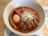 「あさりらーめん 750円(+こだわり煮玉子 50円)」@くそオヤジ最後のひとふりの写真