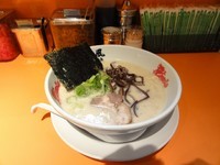 「豚骨ラーメン　500円」@博多風龍 蒲田店の写真