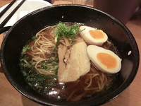 「醤油ラーメン（750円）＋味玉（100円）＋替玉（100円）」@アイバンラーメンPlusの写真