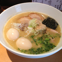 「濃厚特選とりそば+味玉(ランチサービス)」@麺匠 清兵衛の写真