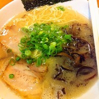 「ラーメン+替玉」@博多長浜ラーメン フクフクの写真