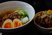 「油そば＋牛チャーシュー丼（それぞれ数量限定）」@牛骨らぁ麺 マタドール 本店の写真