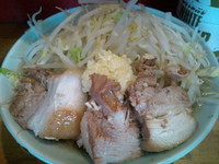 「チャーシューメン ニンニク少し」@ラーメン髭の写真