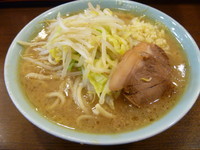 「らーめん（にんにく）　７００円」@ラーメン二郎 池袋東口店の写真