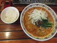 「坦々麺850円(中辛)&餃子(270円が無料)」@激旨麺厨房 劉の写真