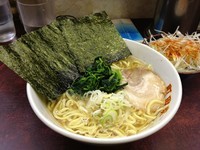 「ラーメン 普通盛 + ネギ」@横浜ラーメン 町田家 新宿南口店の写真