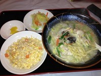 「お得セット（野菜タンメン＋ミニチャーハン＋サラダ・香物）」@中華料理 萬福飯店 石原店の写真
