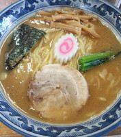 「中華そば、大盛り」@麺彩房 中野本店の写真