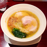 「塩 ¥780」@黄金の塩らぁ麺 due Italian 市ヶ谷店の写真