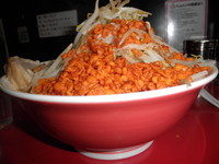 「ラーメン+ニンニク・辛揚げ　「600円+無料」」@千里眼の写真