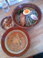 「ごまつけ麺780円+ピリ辛ネギ味噌チャーシューご飯」@元祖ごまらぁ麺 宝龍の写真