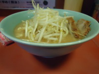 「普通盛り麺少な目(ニンニク少し)700円」@ラーメン二郎 歌舞伎町店の写真