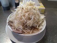 「ラーメン野菜マシニンニク」@らーめん大 本郷店の写真