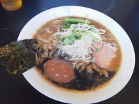 「味玉豚骨魚介ラーメン　中盛（黒）」@麺処 晨輝 shinkiの写真